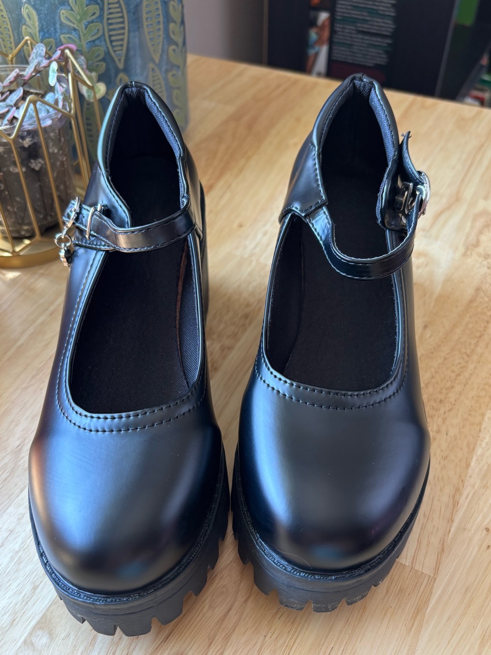 NWOT Black Mary Jane Platform Heels with Charm - Picture 5 of 7